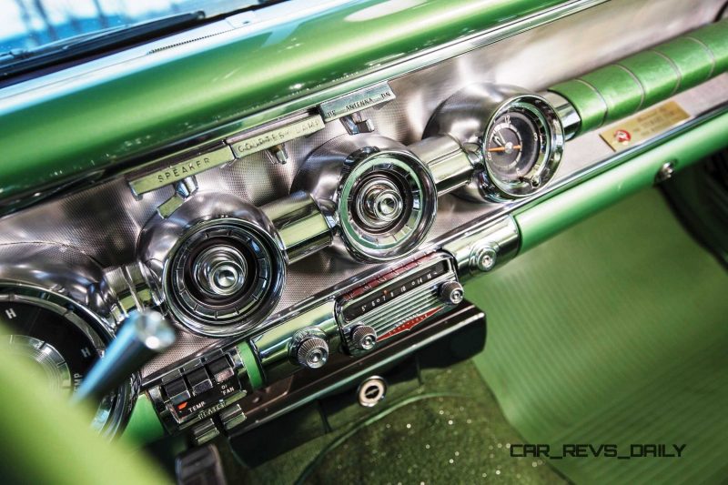 1958 Pontiac Bonneville Sport Coupe 18