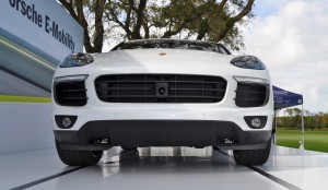 2015 Porsche Cayenne S E-Hybrid 26