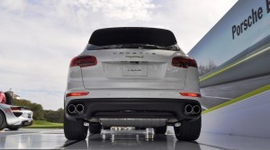 2015 Porsche Cayenne S E-Hybrid 54