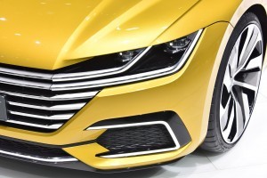 2015 Volkswagen Sport Coupe Concept GTE 10
