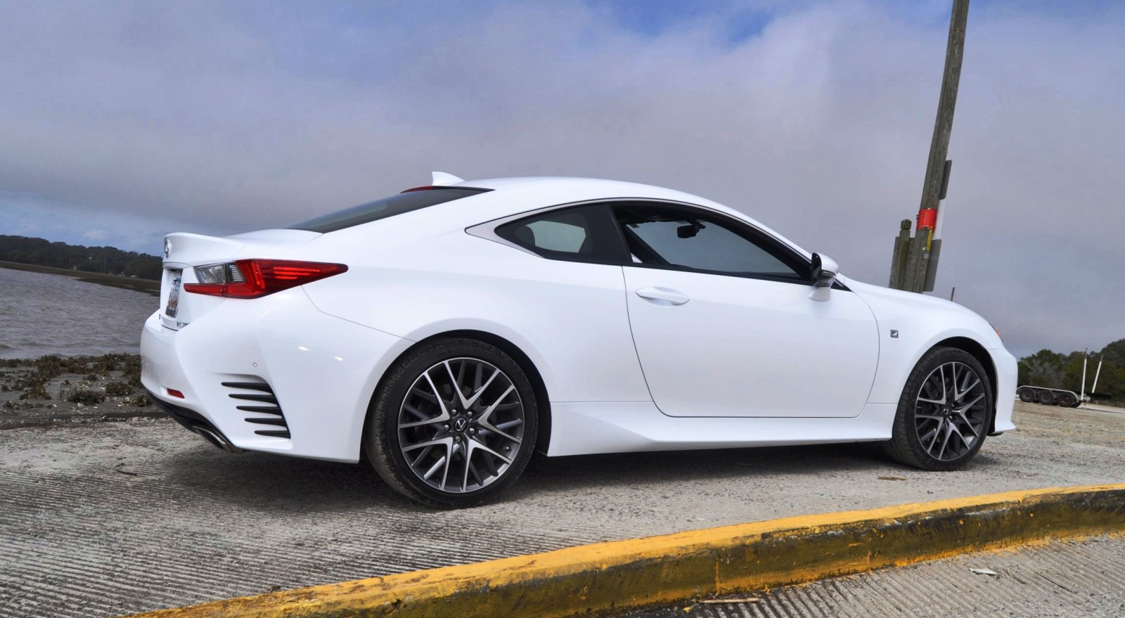 Lexus RC F Р±РµР»С‹Р№