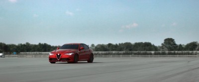 2016 Alfa Romeo Guilia Dynamic Screencaps 44