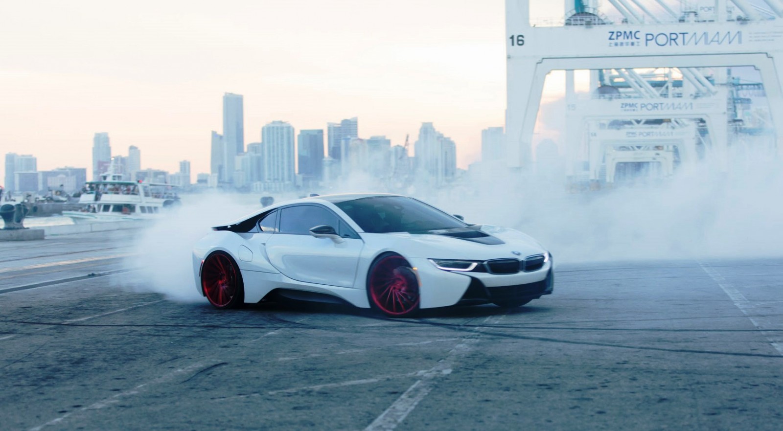 BMW i8 дрифт