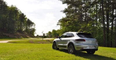 2015 Porsche Macan Turbo Review 33