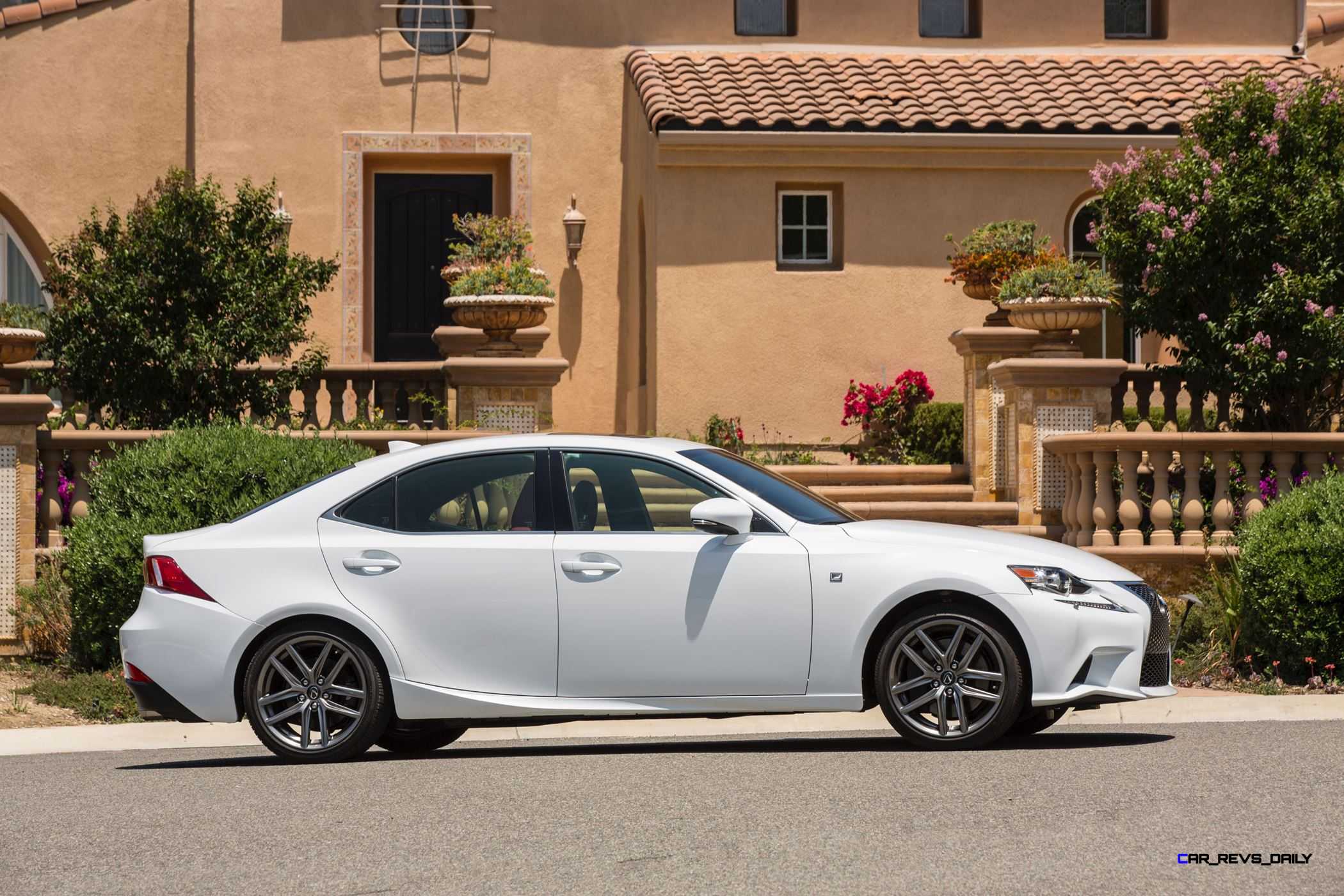 2016_Lexus_IS_300_AWD_F_SPORT_006