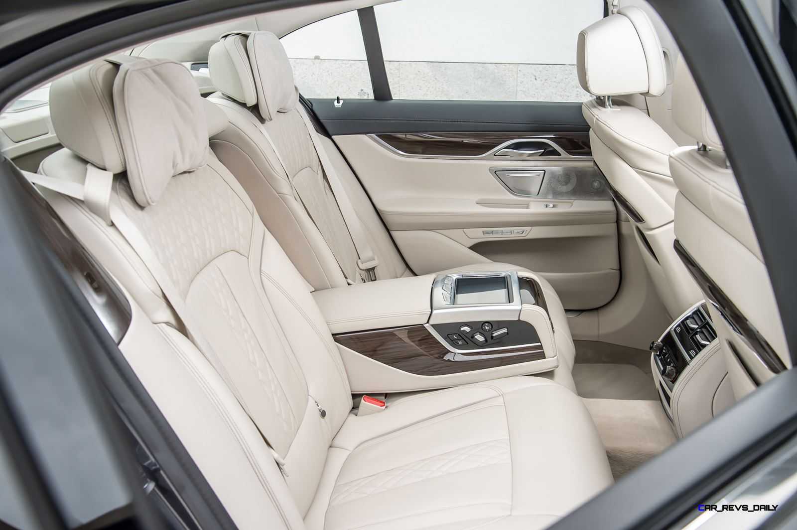 2016 Bmw 750li Interior 29