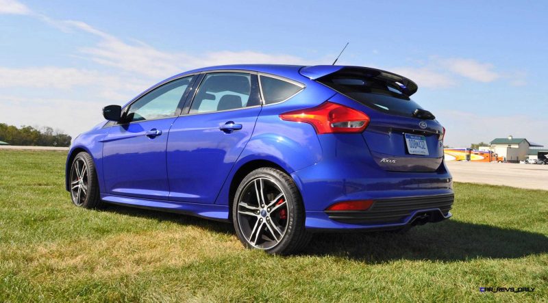 2016 Ford FOCUS ST Kona Blue 104