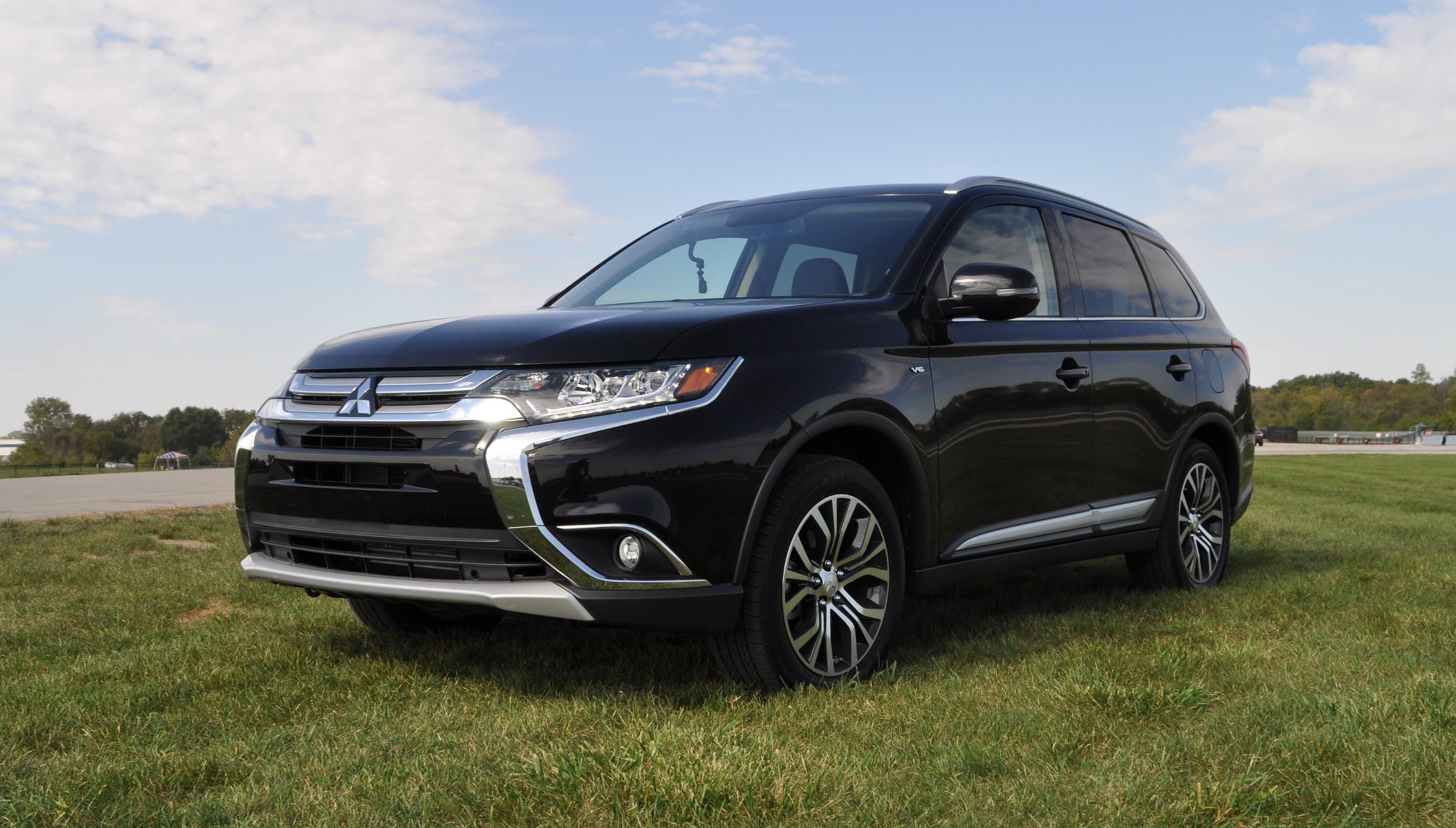 2016 Mitsubishi Outlander 3.0 GT SAWC Review 45