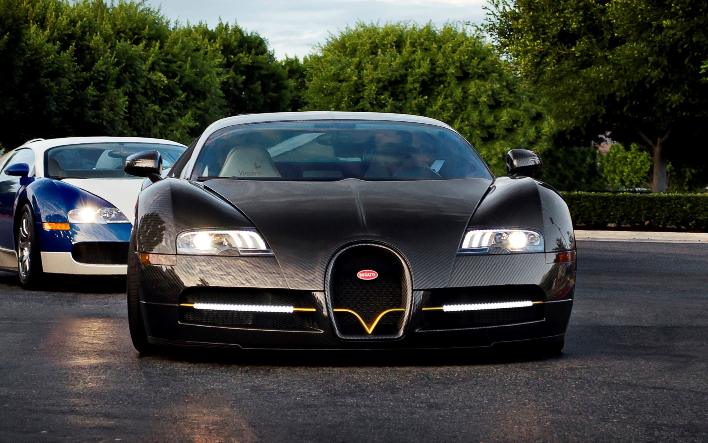 Bugatti_Veyron_16.4_Mansory_LINEA_Vincerò_d’Oro_(9645549149)