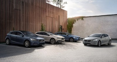 175948_Volvo_V40_Momentum_Inscription_Cross_Country_and_R_design_Location