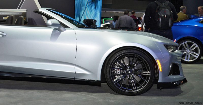 2017 Chevrolet CAMARO ZL1 Convertible4