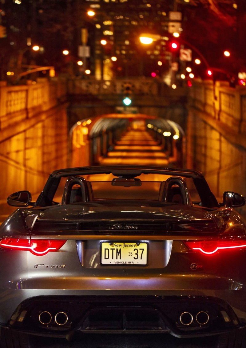 2017 Jaguar F-TYPE SVR 15