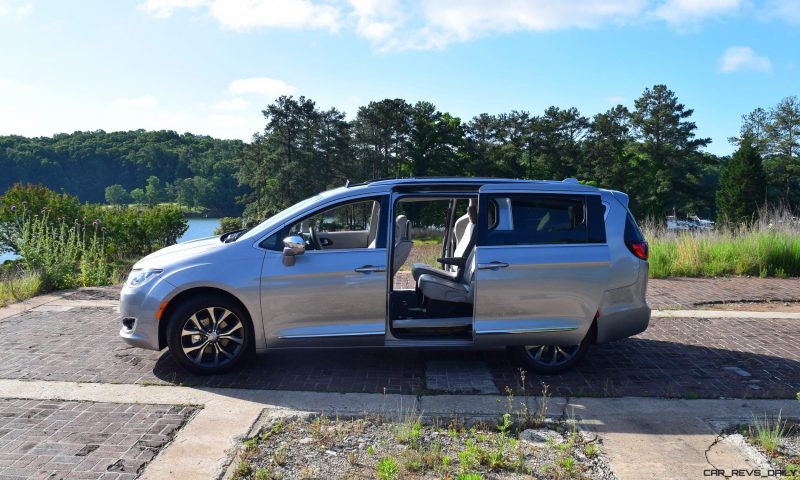 2017 Chrysler PACIFICA Limited- EXTERIOR 11