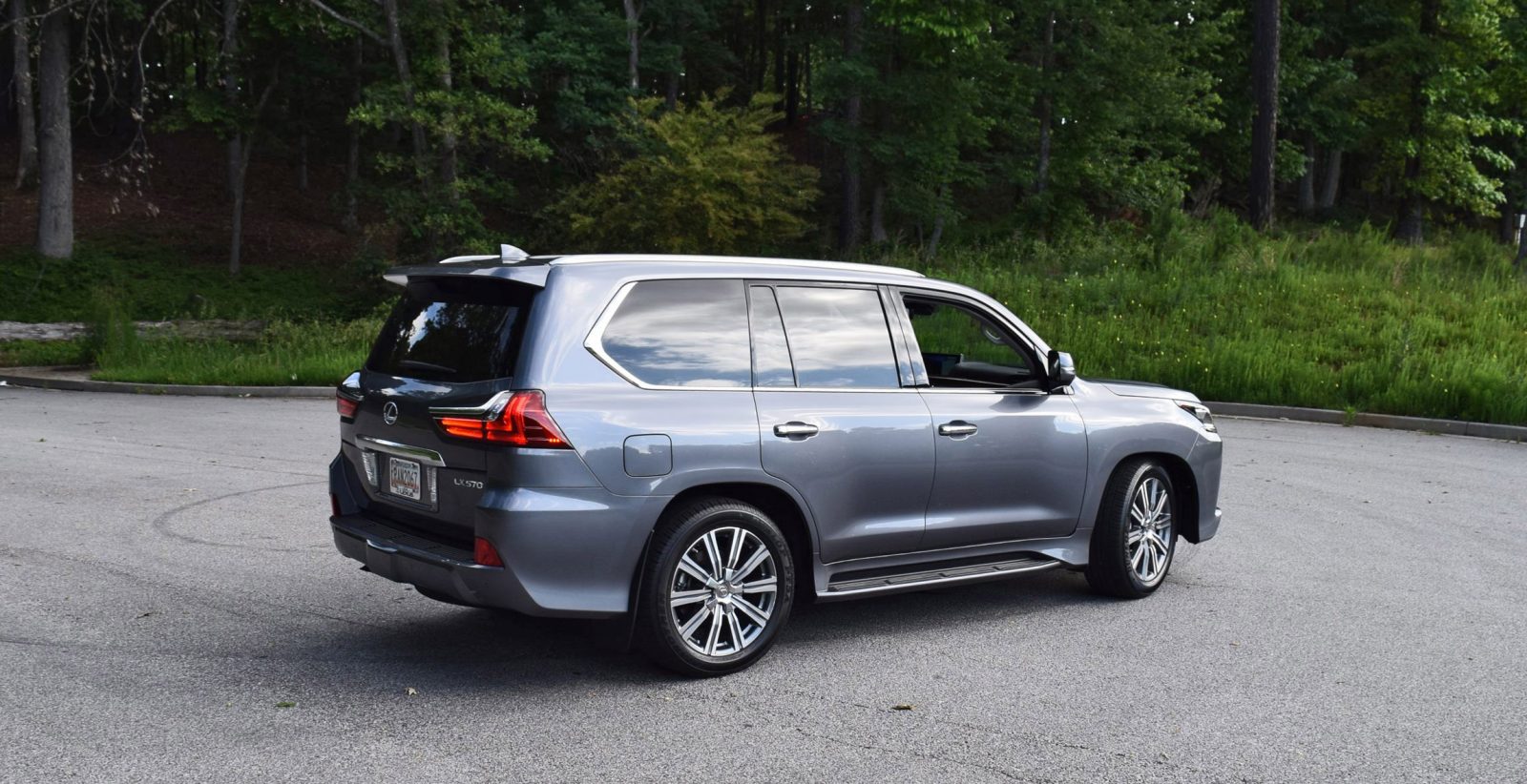 LX 570 Exterior