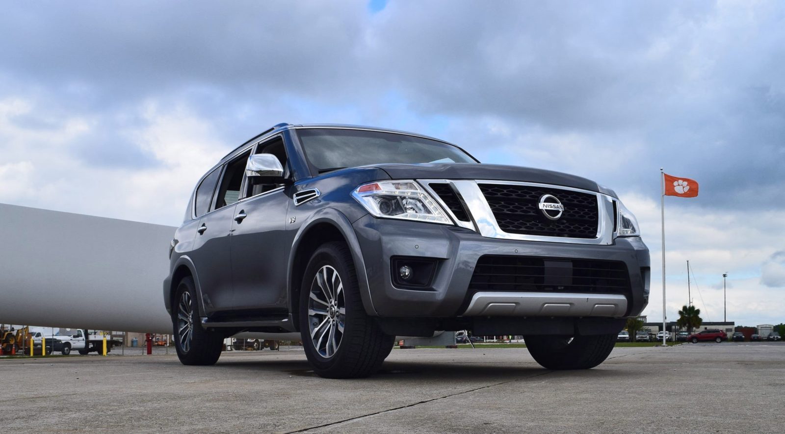 2017-nissan-armada-10