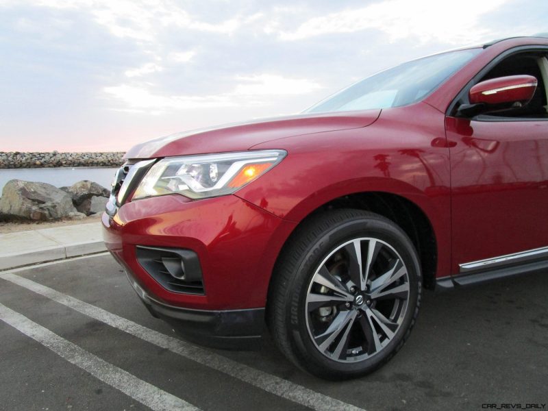2017-nissan-pathfinder-platinum-awd-1