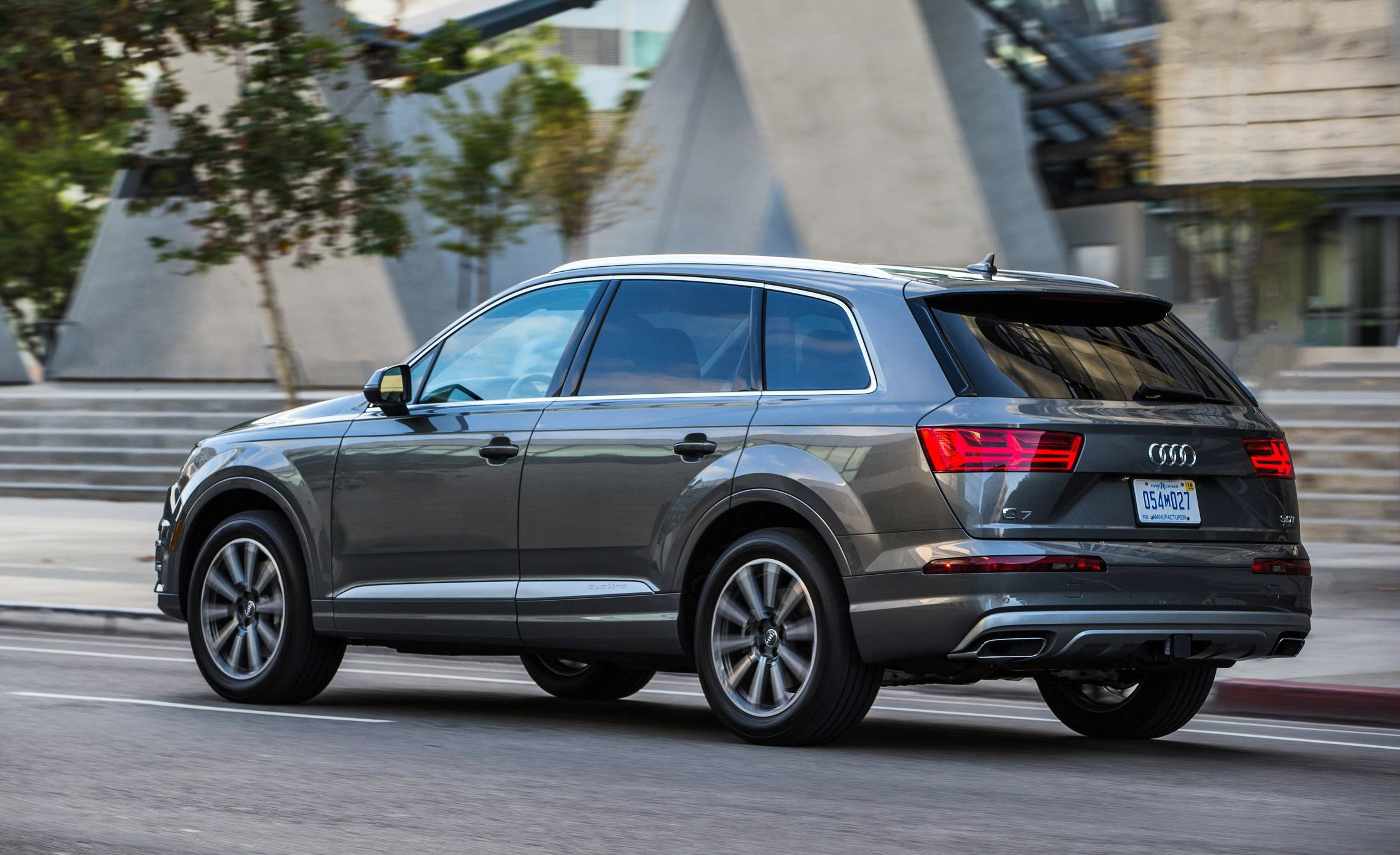 2017 Audi Q7 Visualizer Colors, Cabins, Pricing and Options Guide