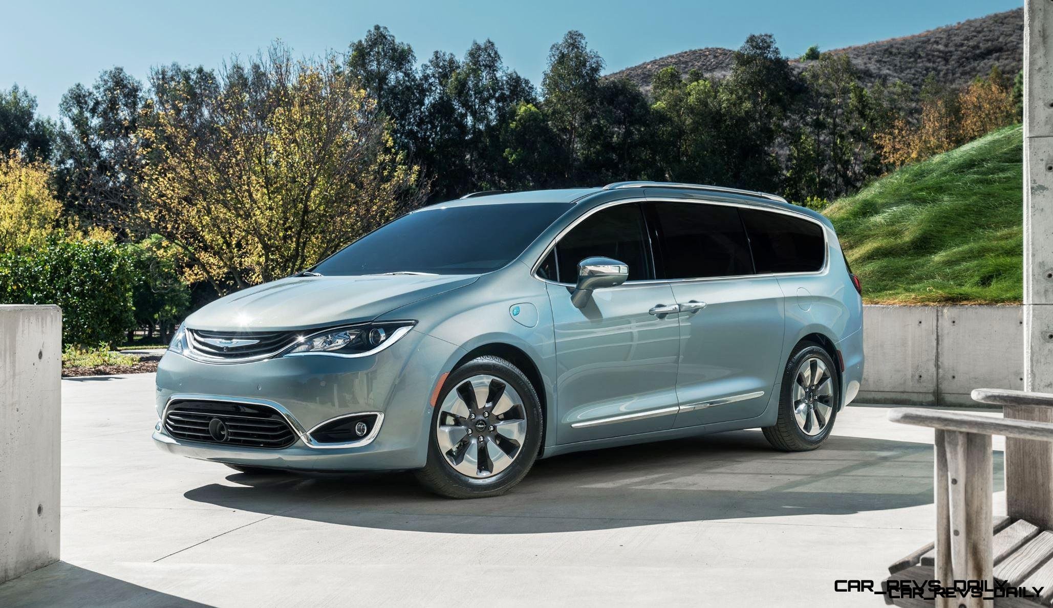2017 Chrysler PACIFICA 23