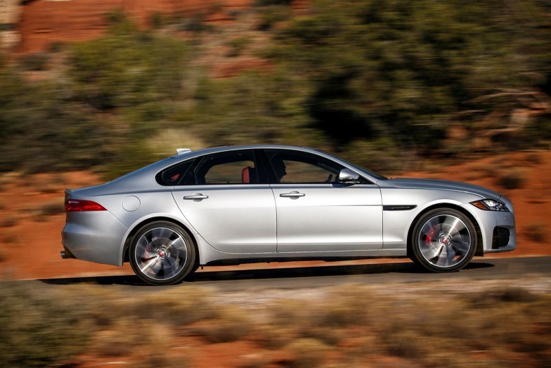2017 Jaguar XF-S V6 - USA Media Drive 55