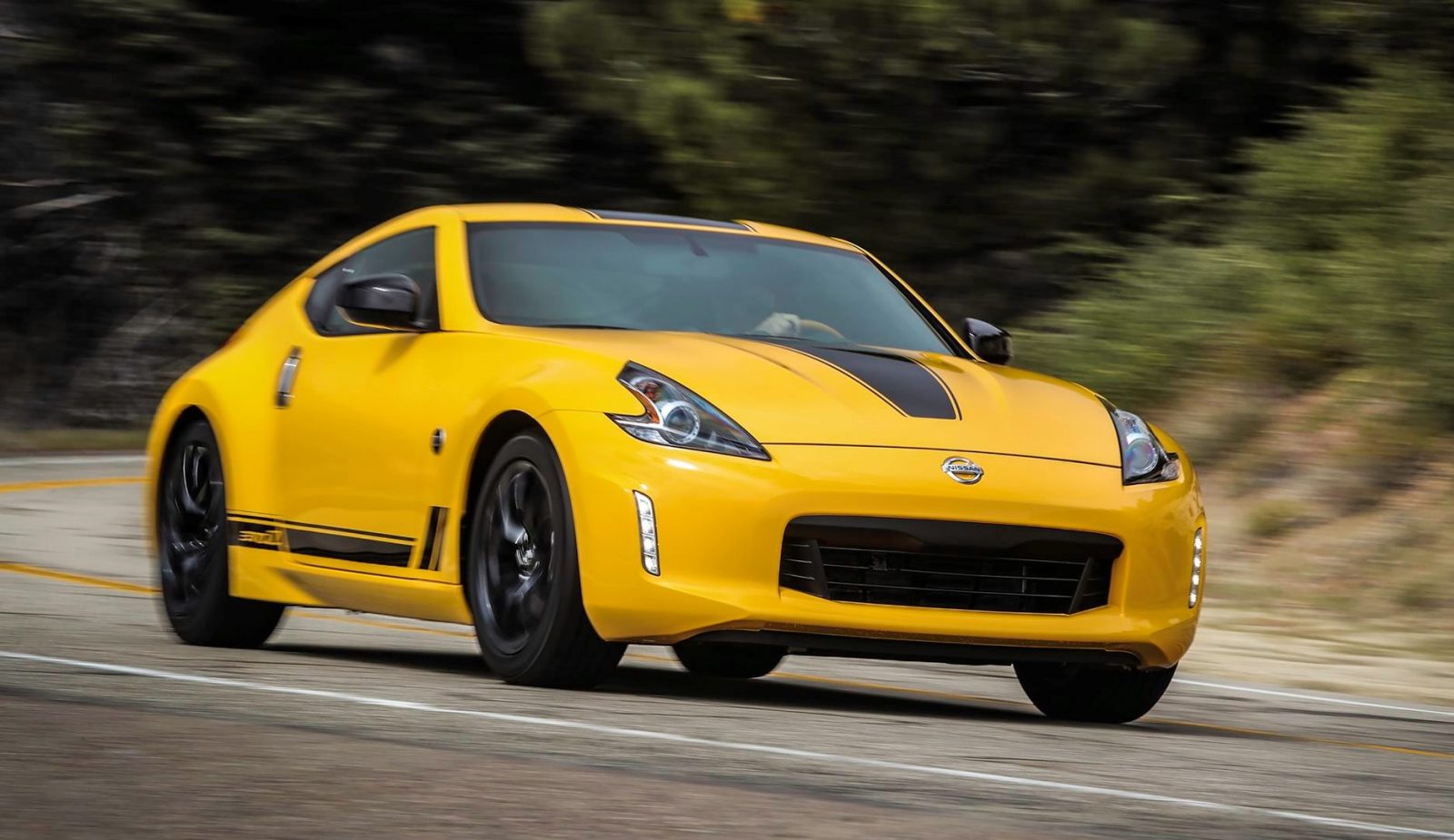 2018_Nissan_370Z_Heritage_Edition_photo_8