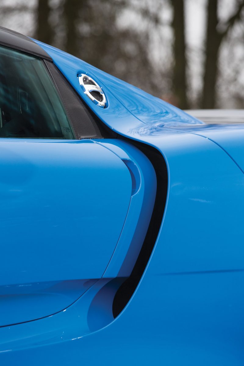 Arrow Blue Porsche 918 Spyder 22