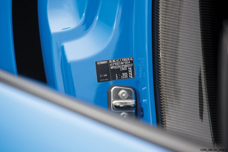 Arrow Blue Porsche 918 Spyder 30