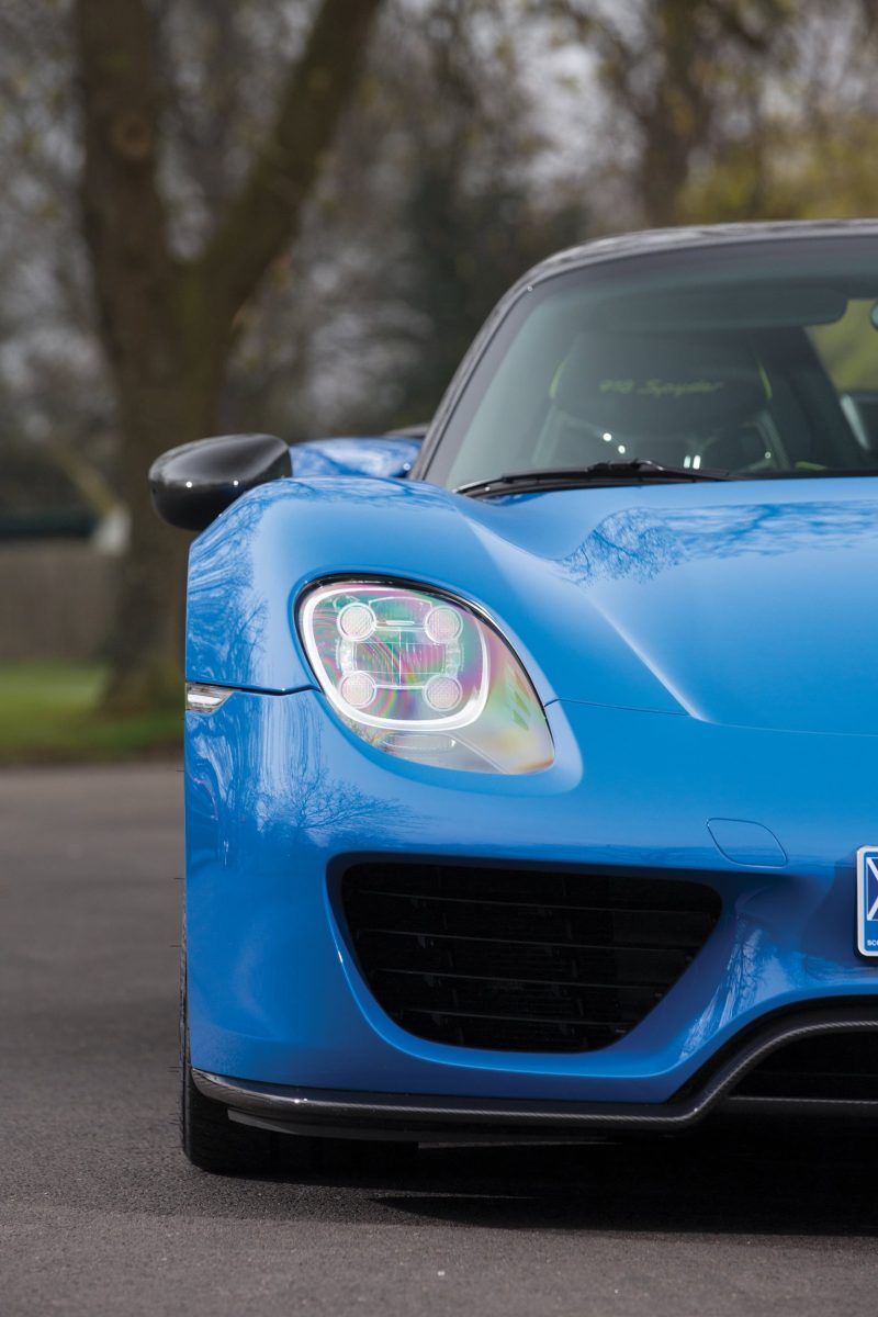 Arrow Blue Porsche 918 Spyder 31