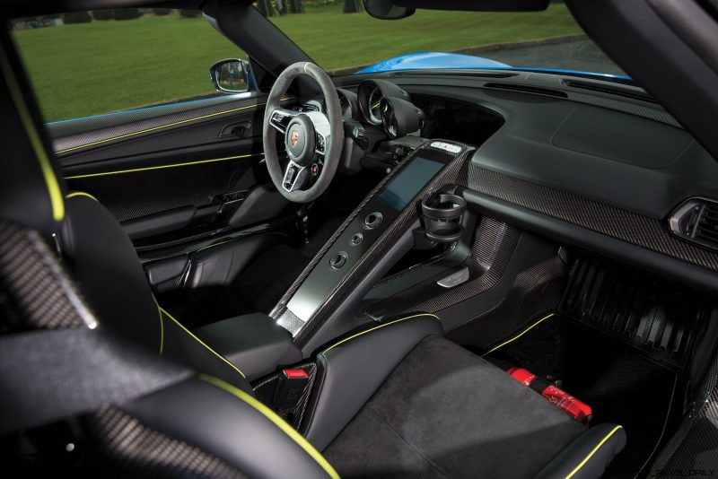 Arrow Blue Porsche 918 Spyder 4