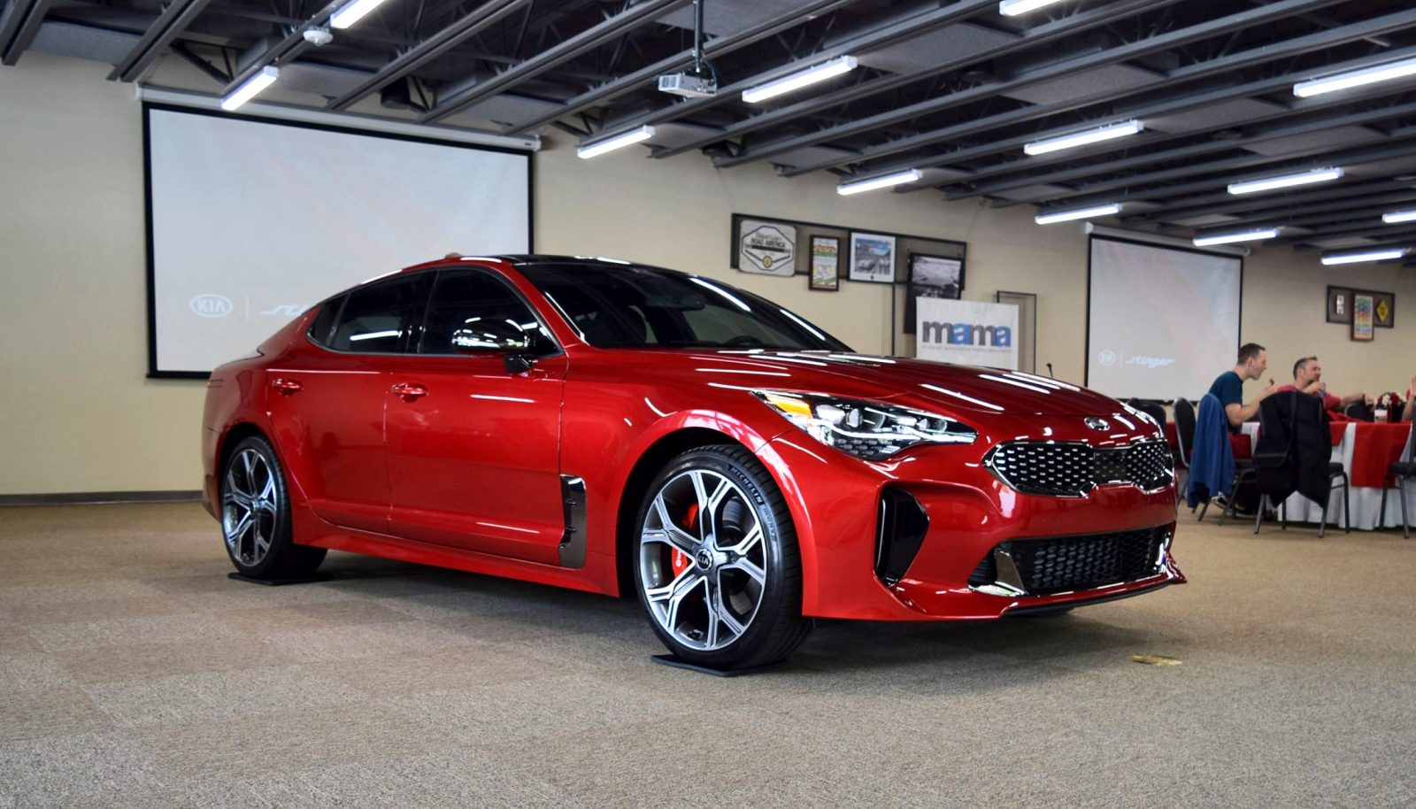 Stinger awd машина