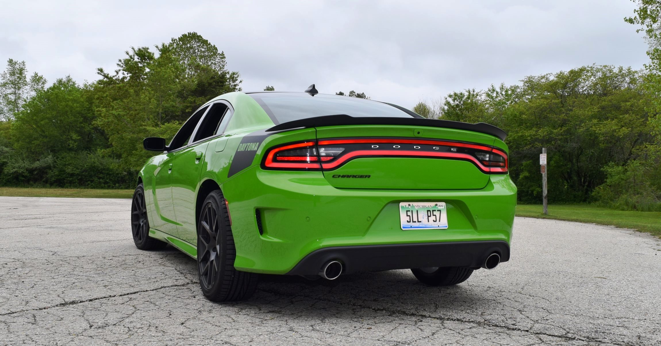 2017 Dodge Charger DAYTONA 22