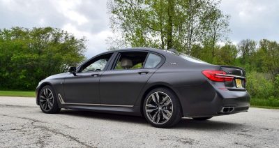M760i 33
