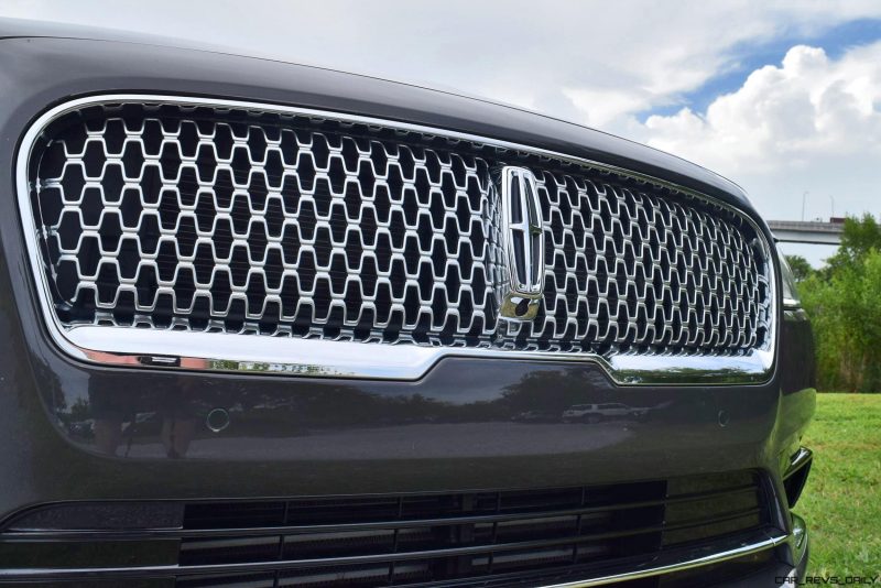 2017 Lincoln Continental 3