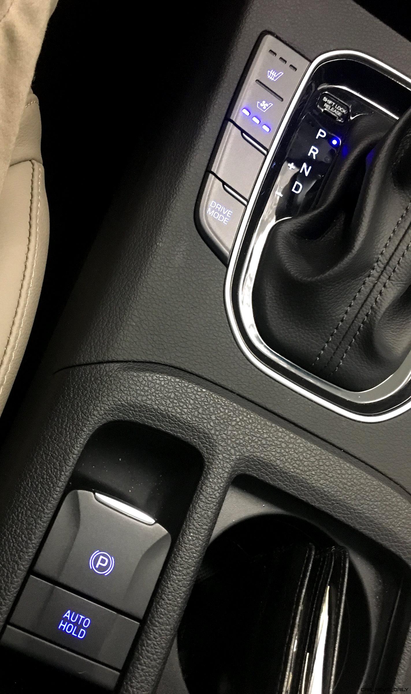 2018 Hyundai Elantra GT Interior 6