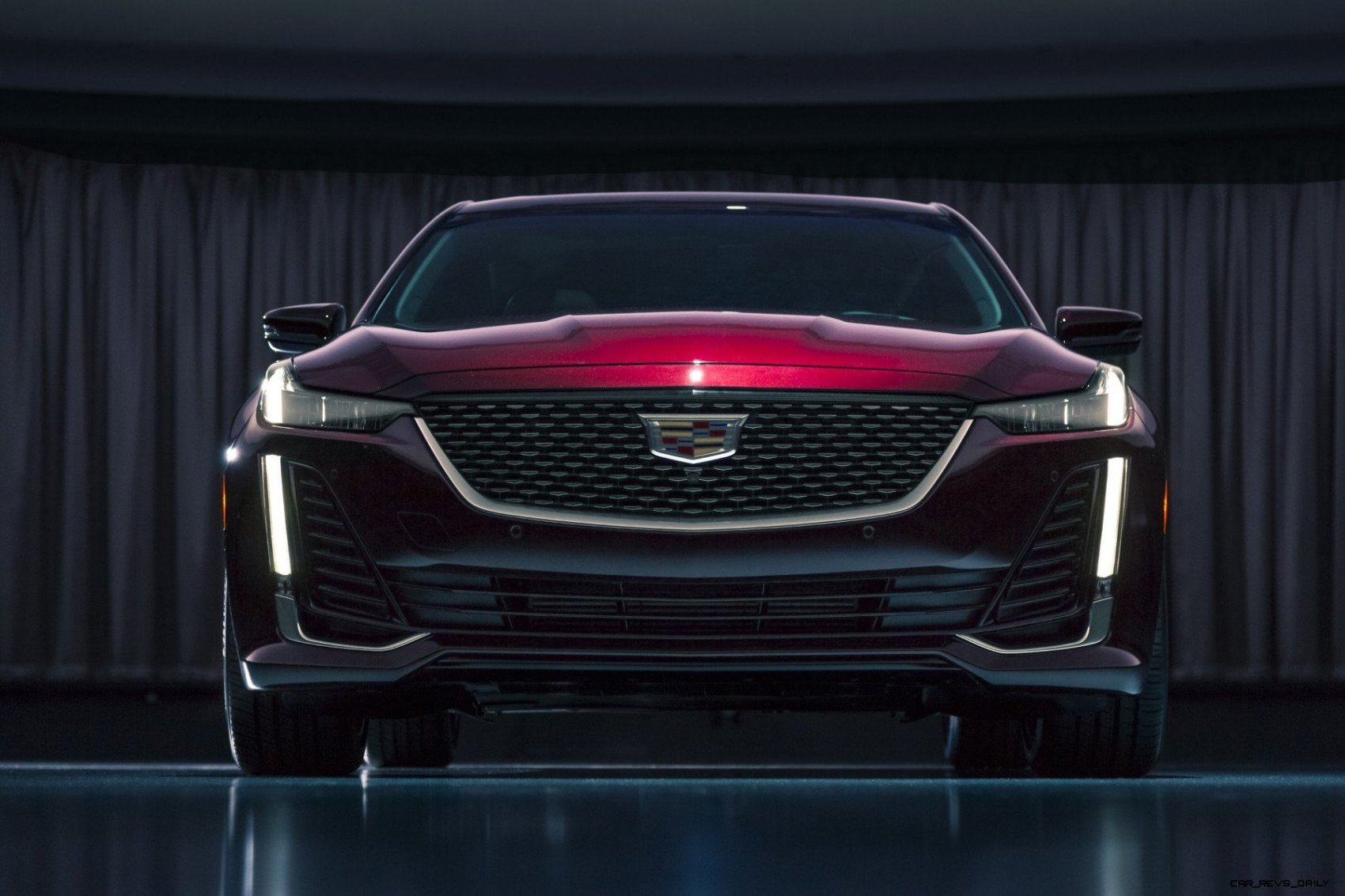 2020-Cadillac-CT5-PremiumLuxury-005
