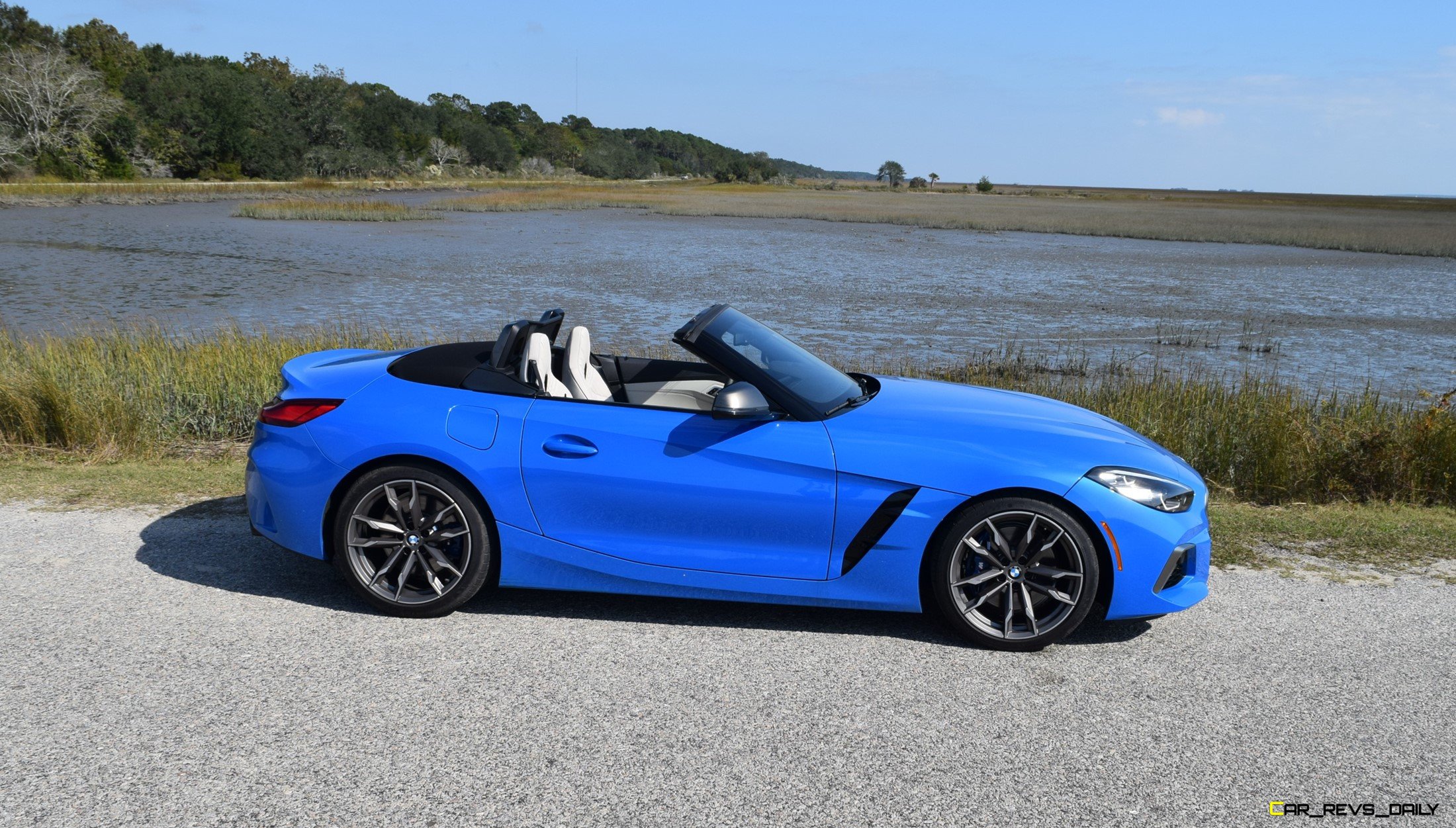 2019 BMW Z4 M40i - Road Test Review & Drive Video (1)