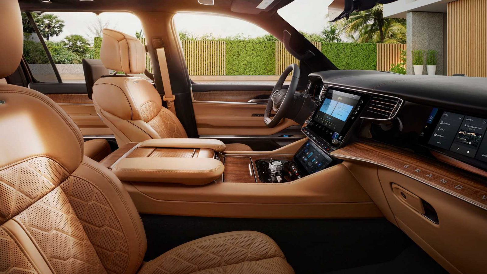 2022 Jeep Grand Wagoneer Interior Front Row