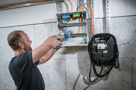 Instalar cargador para coche eléctrico