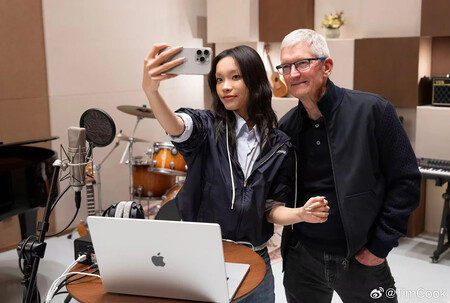 Tim Cool En Una Tienda Apple En China