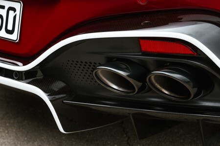Aston Martin Vantage S prueba