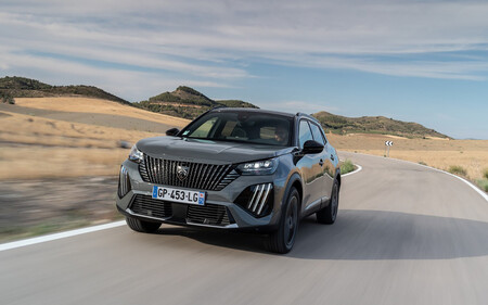 Peugeot E2008 Rodando
