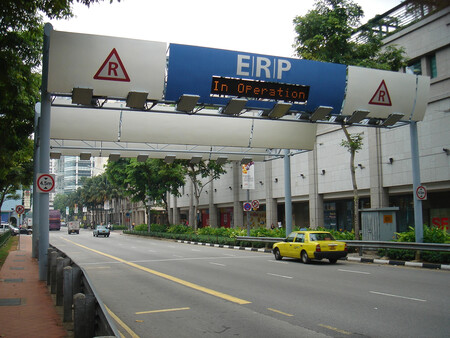 An Erp Gantry Over North Bridge Road Credit Mailer Diablo Cc By Sa 30