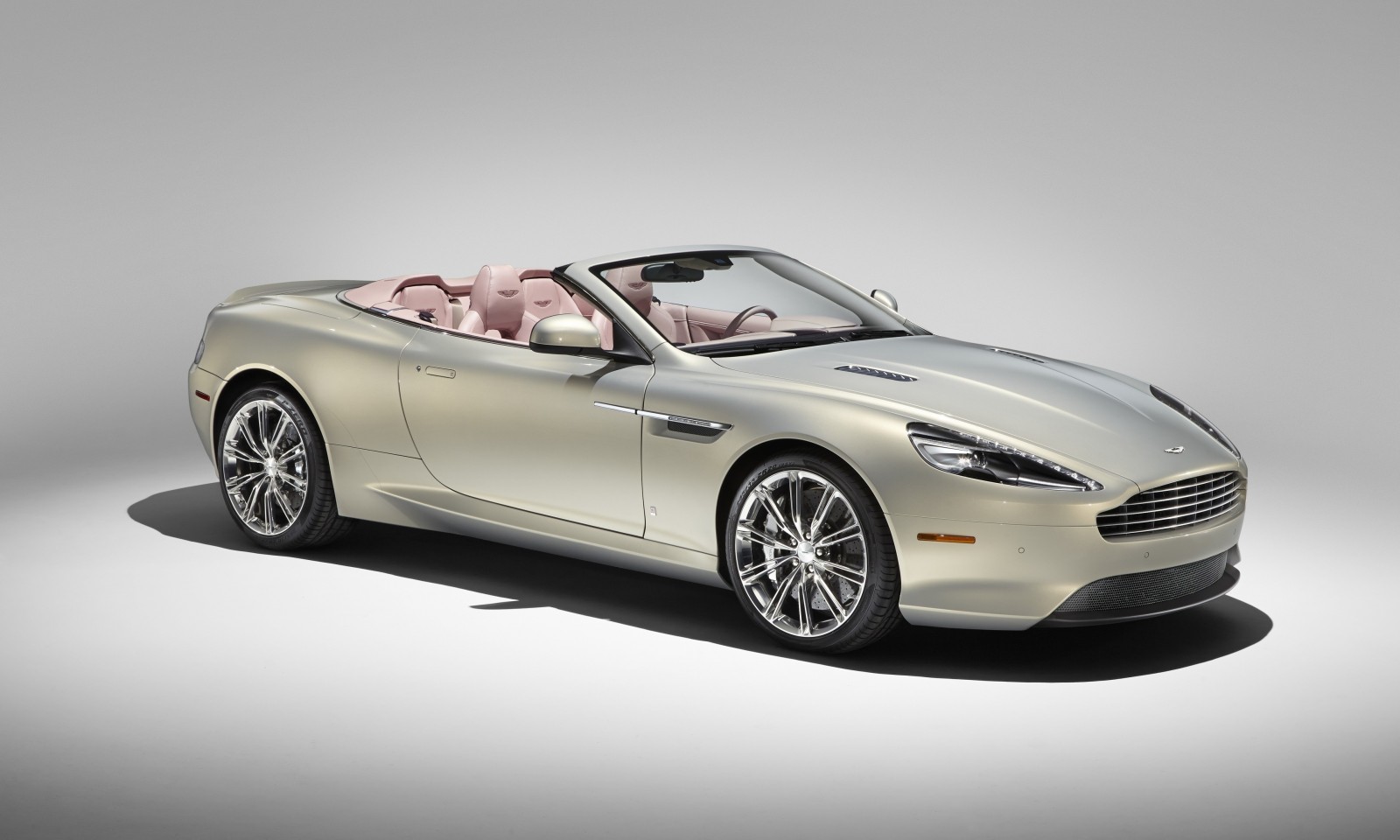 4 New Q by Aston Martin Specials Revealed for Pebble 2014 to Inspire